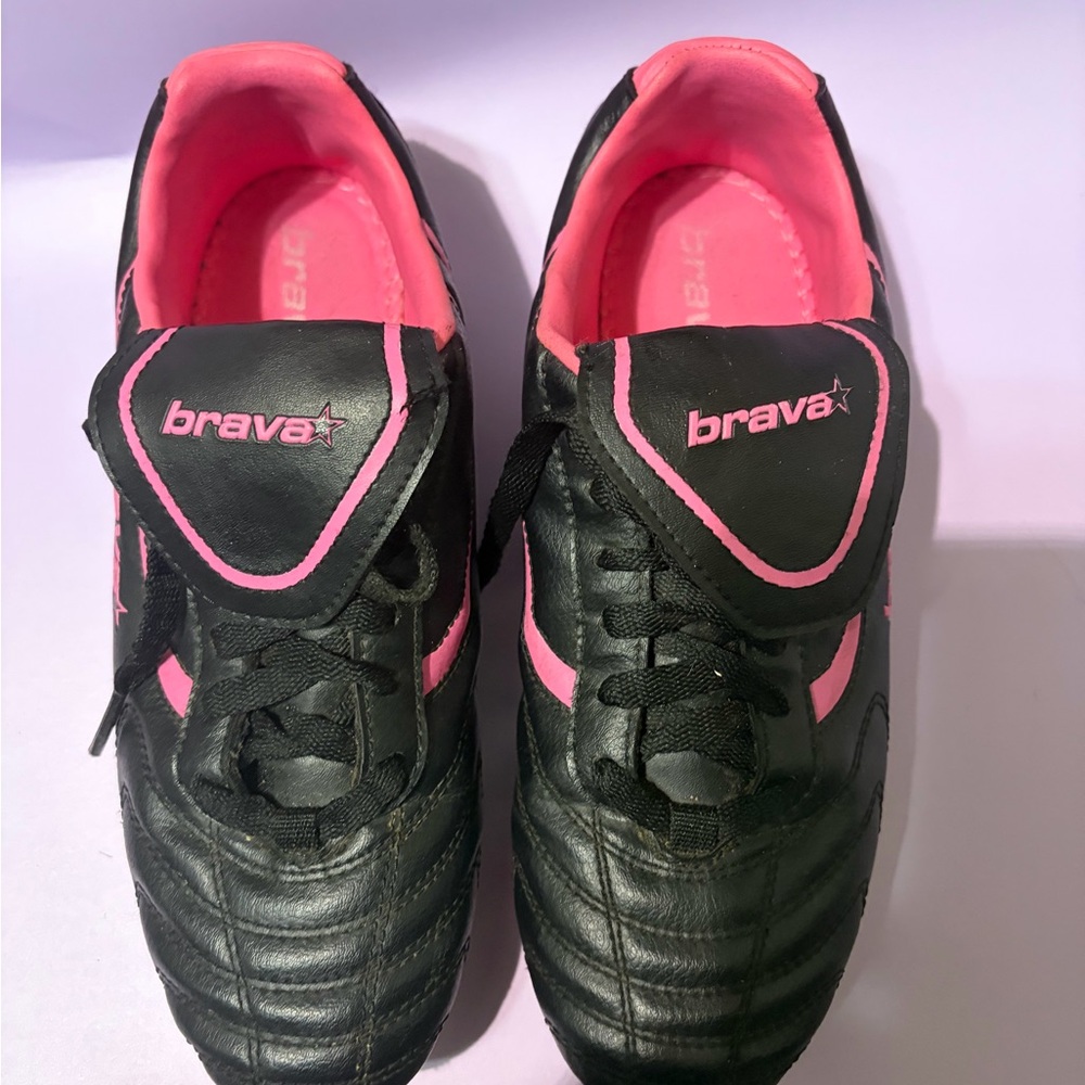 Brava Women's Black and Pink Shoes